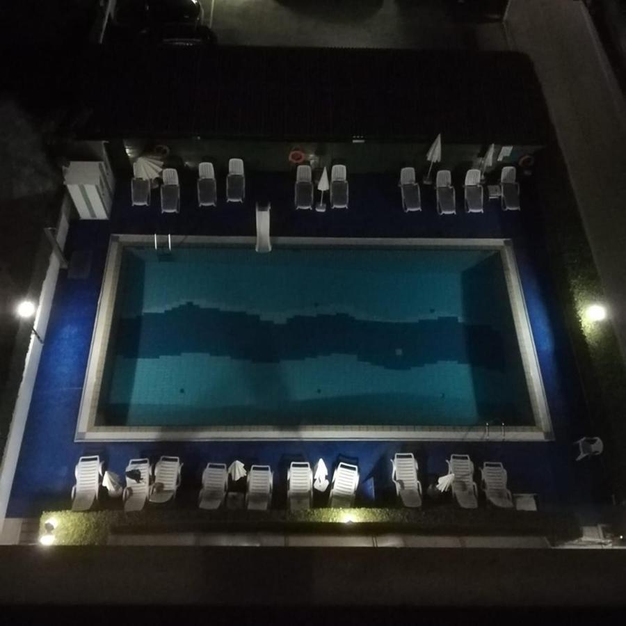 Hotel Boston Alba Adriatica Εξωτερικό φωτογραφία