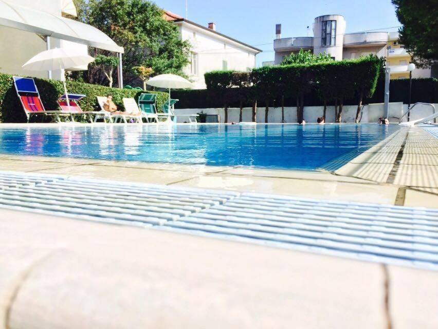 Hotel Boston Alba Adriatica Εξωτερικό φωτογραφία