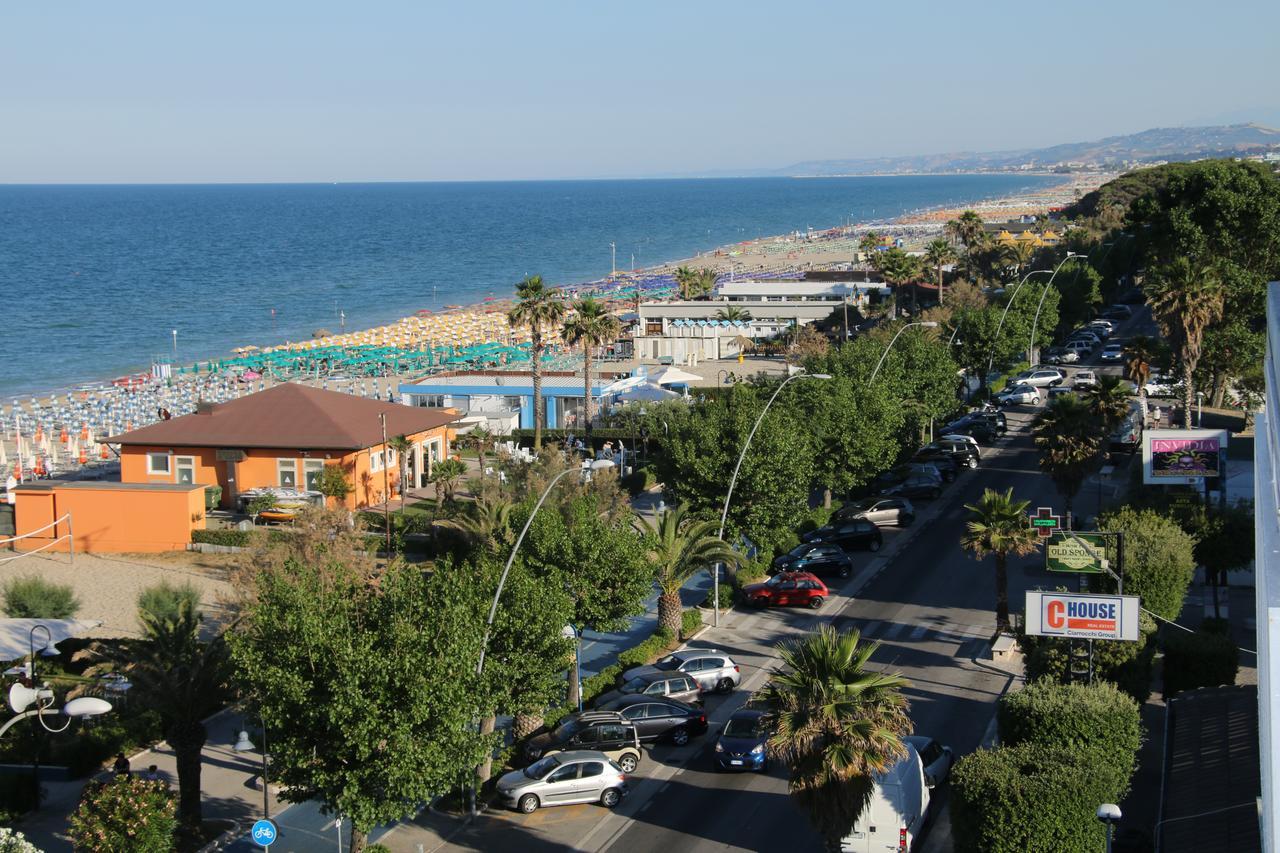 Hotel Boston Alba Adriatica Εξωτερικό φωτογραφία