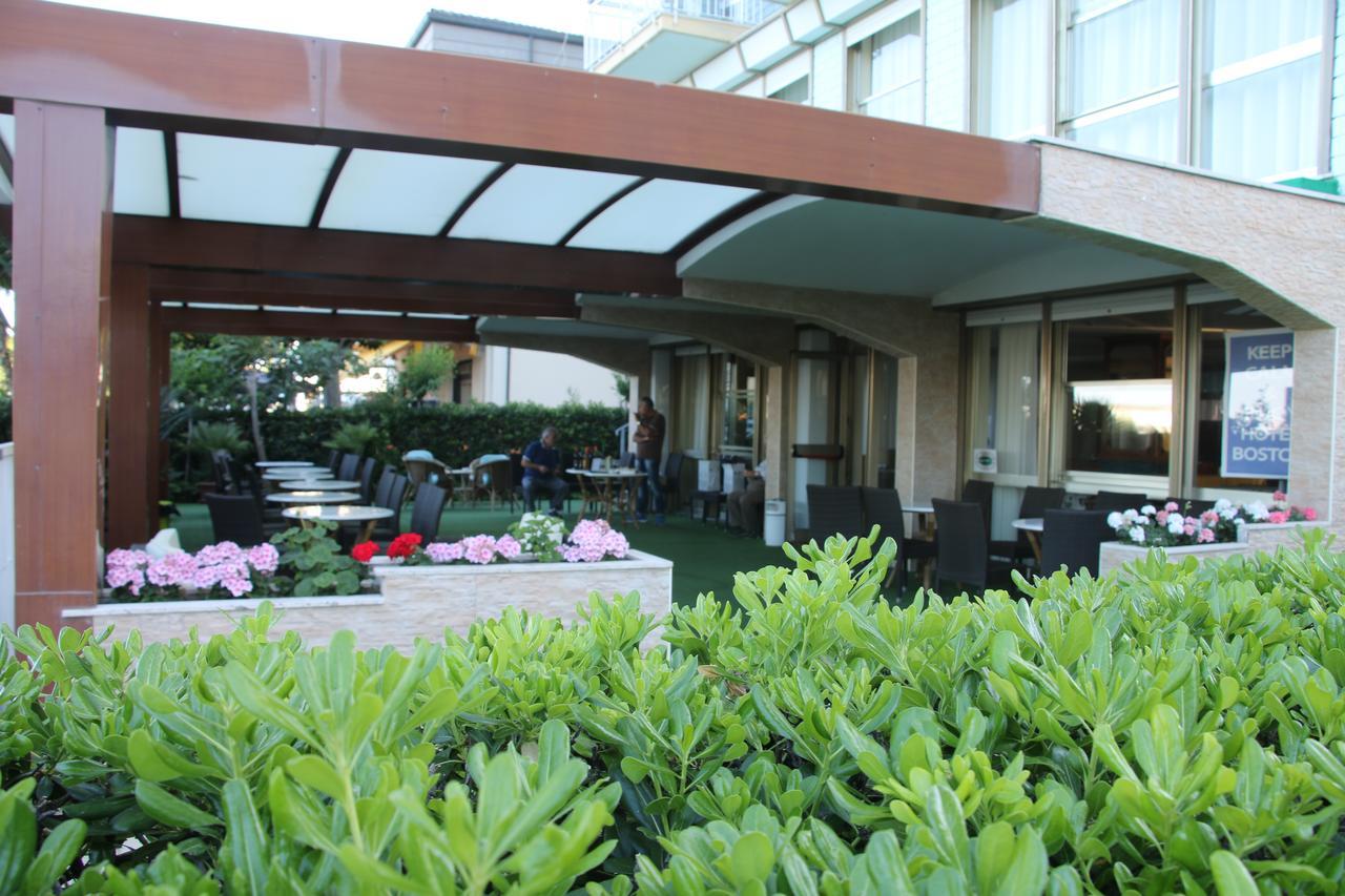 Hotel Boston Alba Adriatica Εξωτερικό φωτογραφία