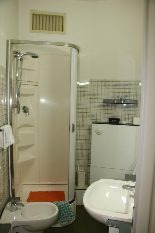 Hotel Boston Alba Adriatica Εξωτερικό φωτογραφία