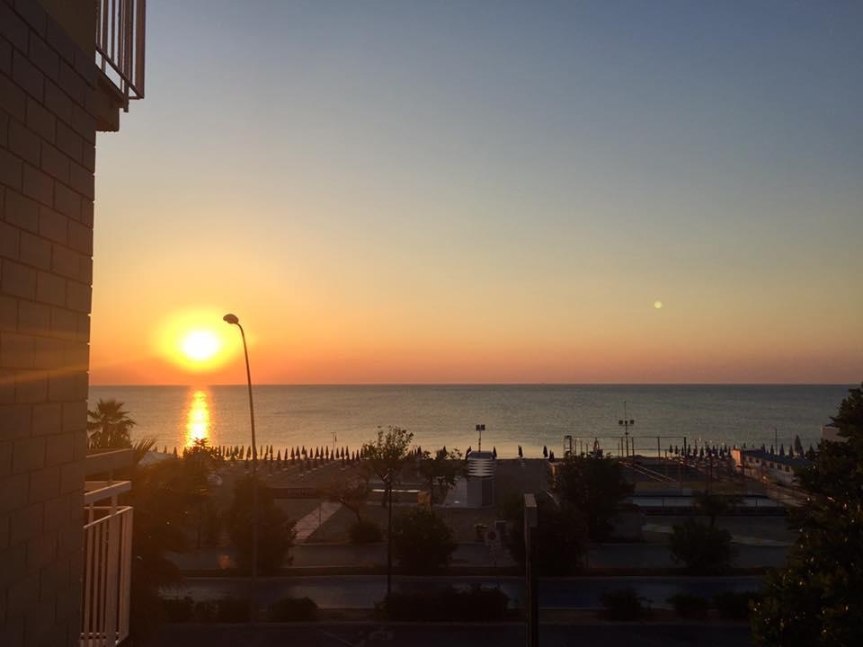 Hotel Boston Alba Adriatica Εξωτερικό φωτογραφία