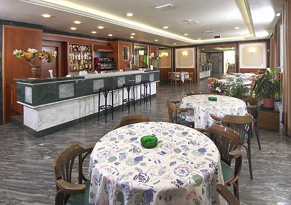 Hotel Boston Alba Adriatica Εξωτερικό φωτογραφία
