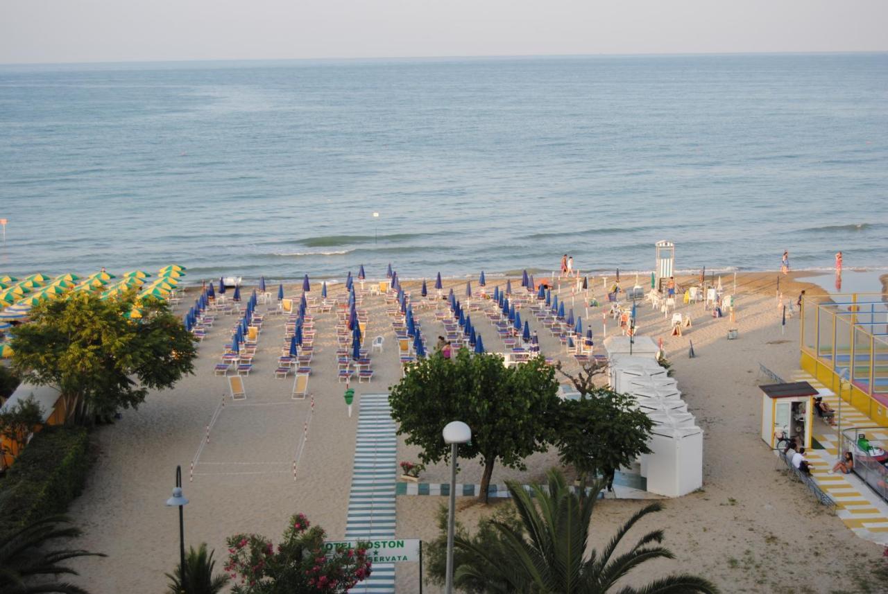 Hotel Boston Alba Adriatica Εξωτερικό φωτογραφία